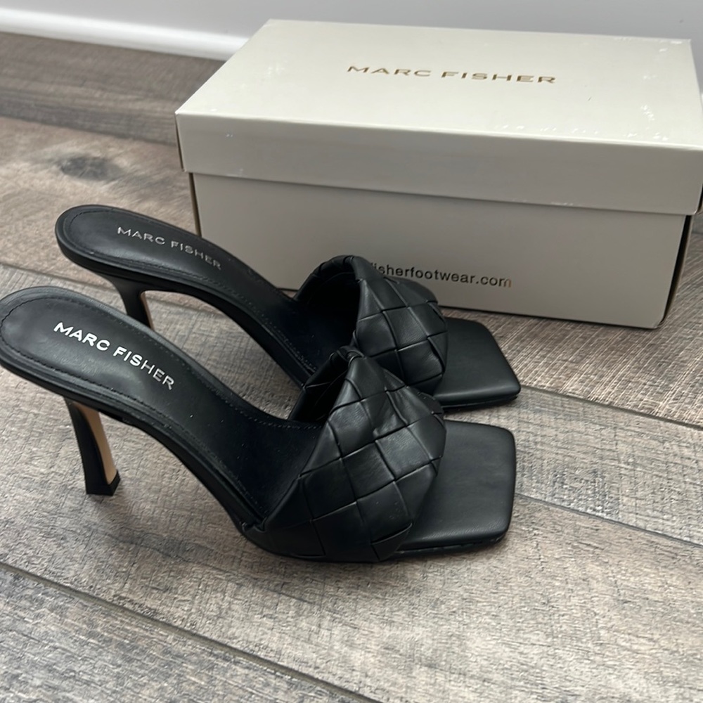 Black Marc Fisher Darasa Pump